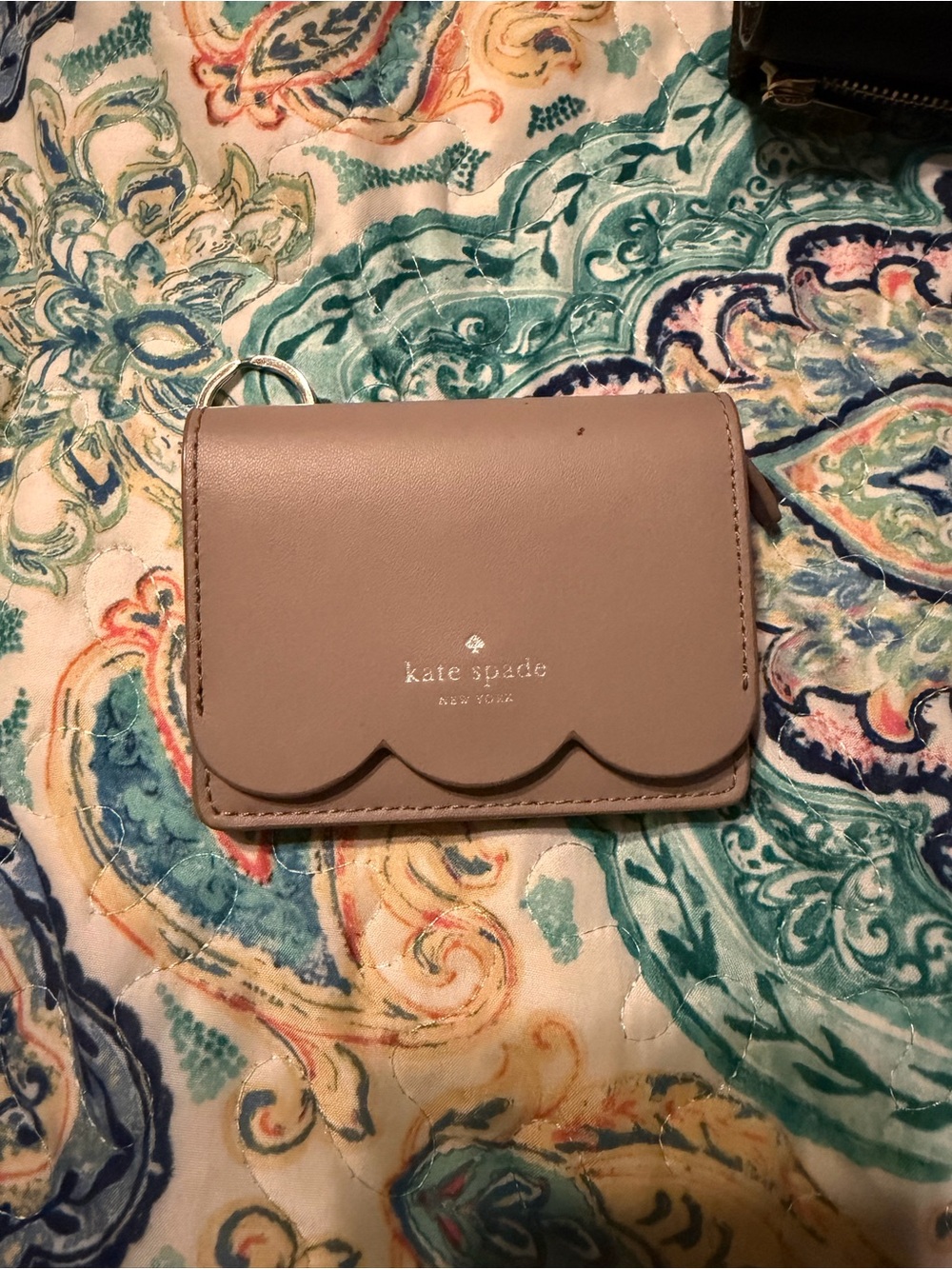 kate spade scallop-edge compact wallet in mauve